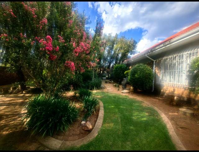 4 BEDROOM HOUSE FOR SALE IN PARKDENE